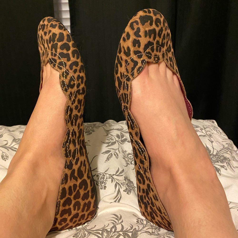American Eagle Cheetah Flats size 8.5